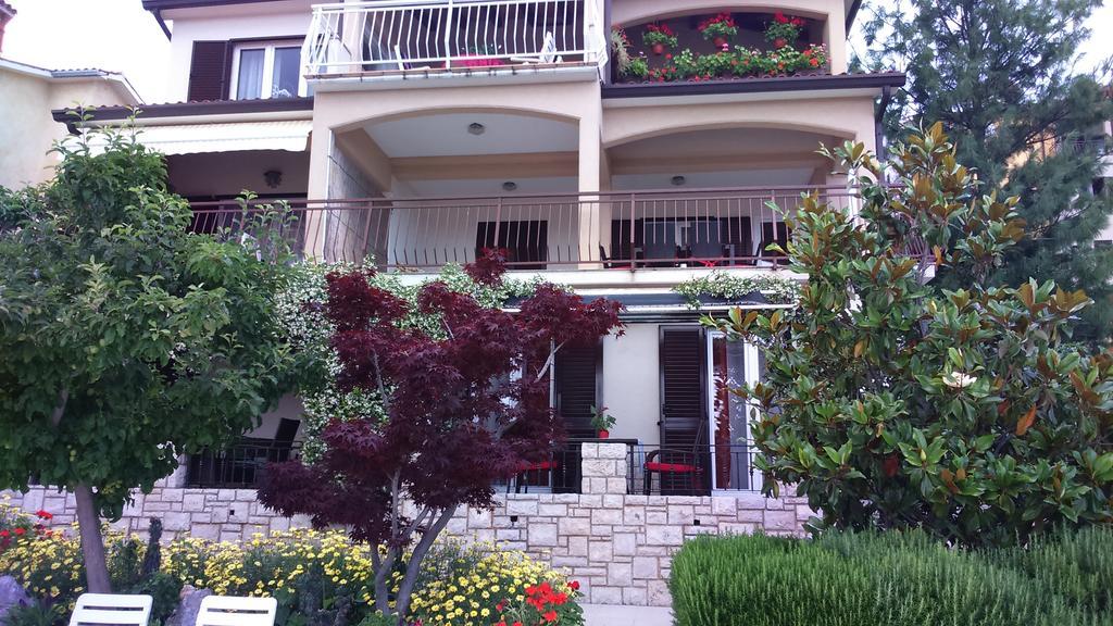 Apartments Silmare Rabac Exteriör bild